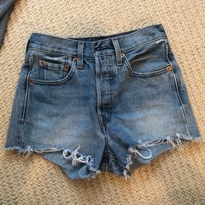 levis high rise shorts